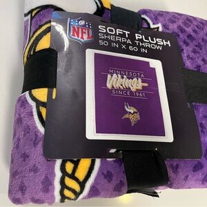 Minnesota Vikings Soft Plush 50” X 60” Sherpa Throw NFL Blanket (Never Used)